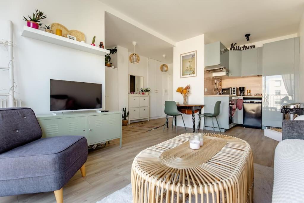 119 * Levallois-Perret